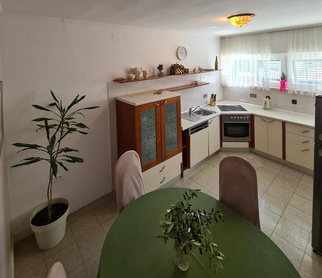 Apartments Srzic No1 Макарска Екстериор снимка