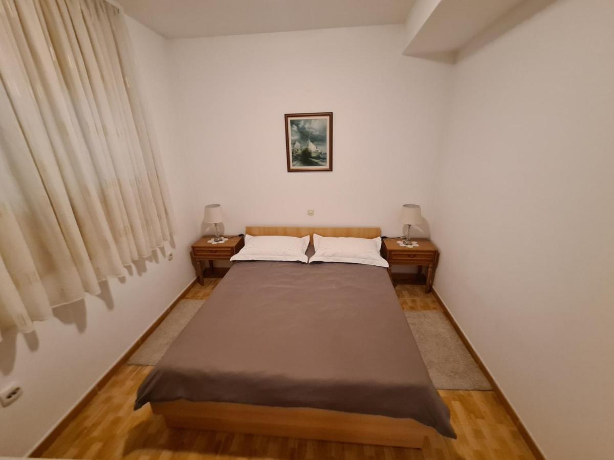 Apartments Srzic No1 Макарска Екстериор снимка